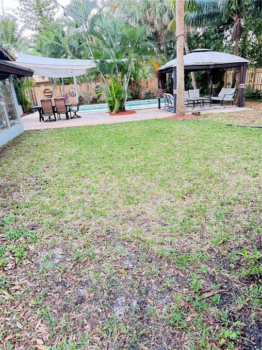 最近售出: $699,000 (3 贝兹, 2 浴室, 1766 平方英尺)