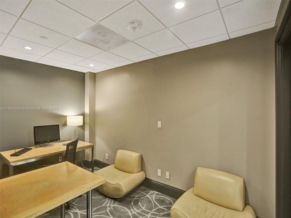 Недавно продано: $379,900 (1 спален, 1 ванн, 708 Квадратных фут)