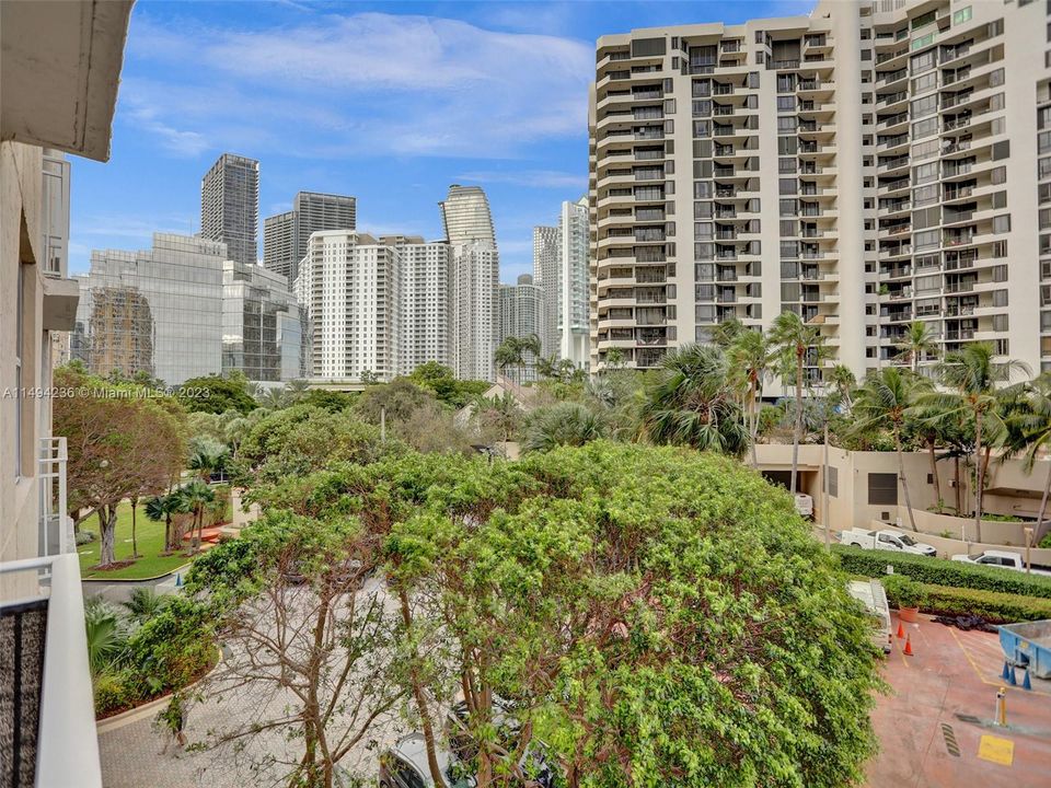 Недавно продано: $379,900 (1 спален, 1 ванн, 708 Квадратных фут)