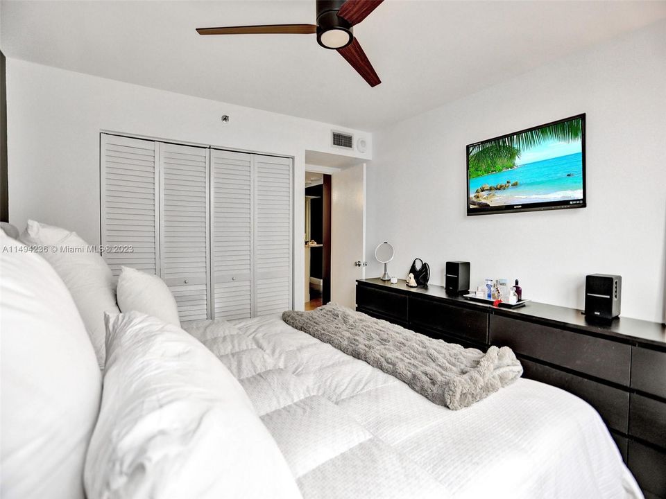 Недавно продано: $379,900 (1 спален, 1 ванн, 708 Квадратных фут)