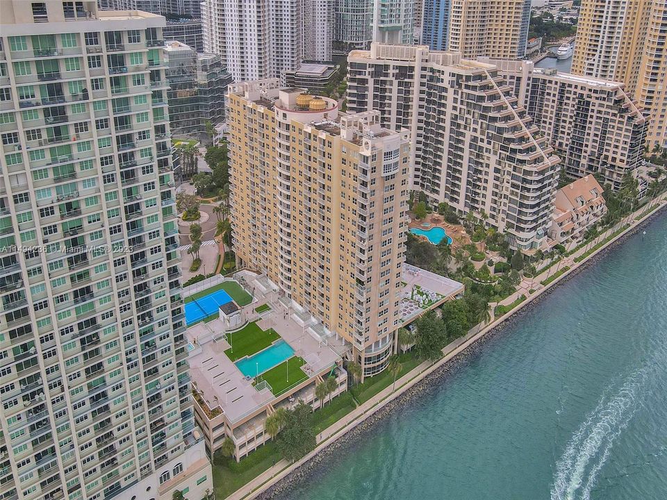 Недавно продано: $379,900 (1 спален, 1 ванн, 708 Квадратных фут)