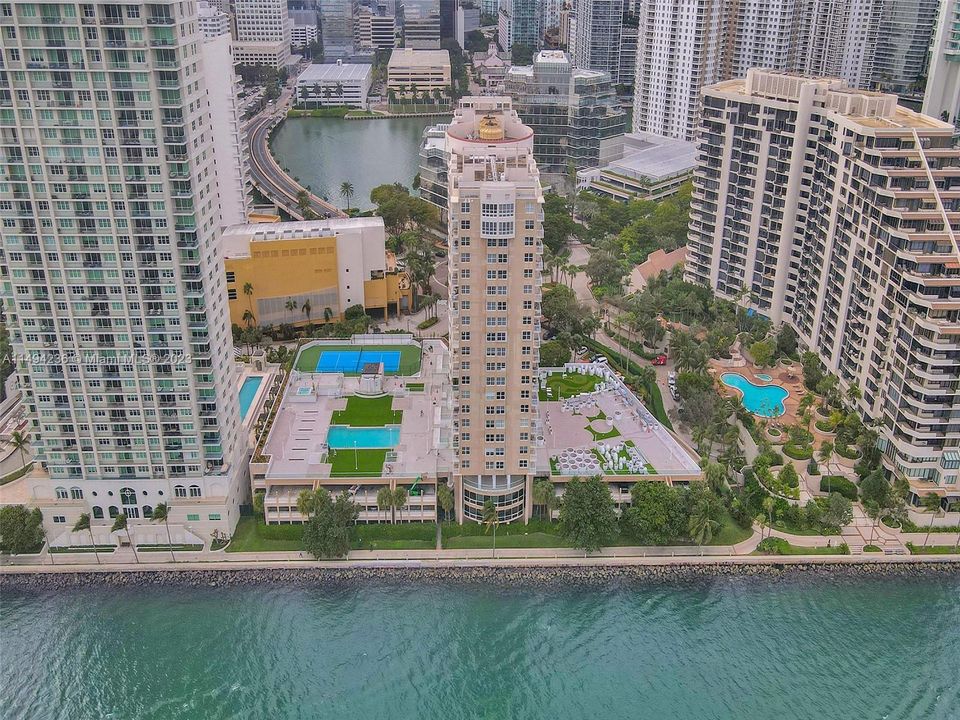 Недавно продано: $379,900 (1 спален, 1 ванн, 708 Квадратных фут)