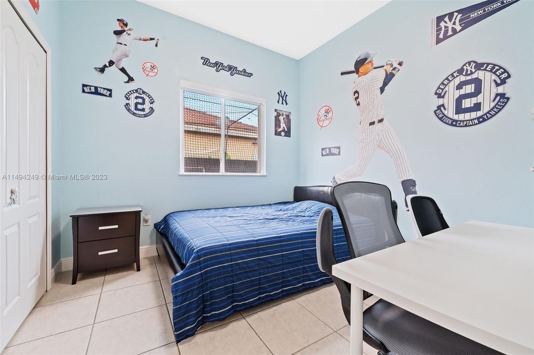 最近售出: $750,000 (4 贝兹, 2 浴室, 1871 平方英尺)