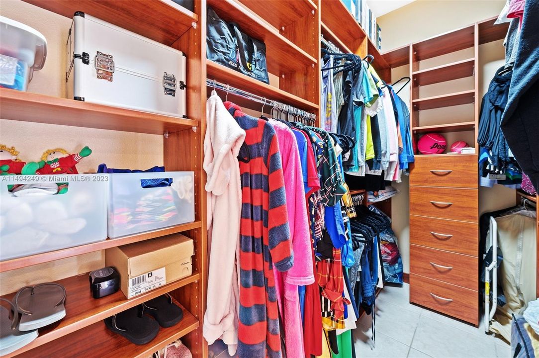 最近售出: $750,000 (4 贝兹, 2 浴室, 1871 平方英尺)