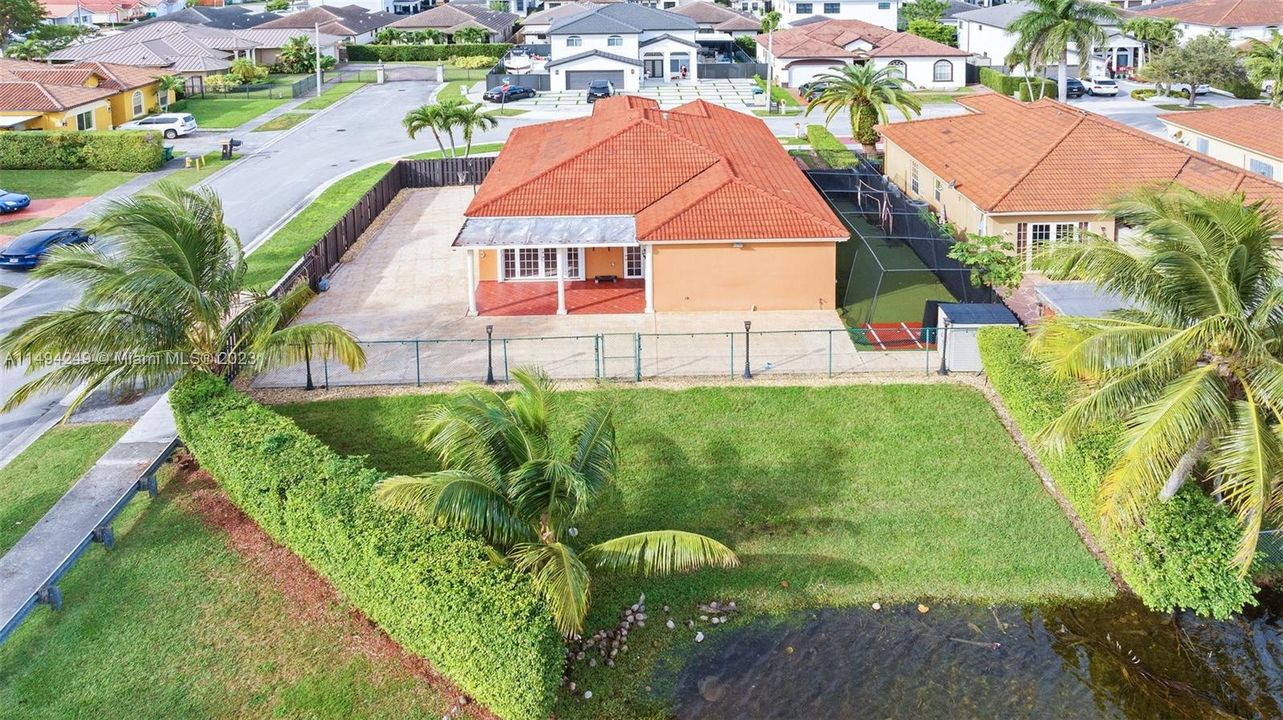 最近售出: $750,000 (4 贝兹, 2 浴室, 1871 平方英尺)