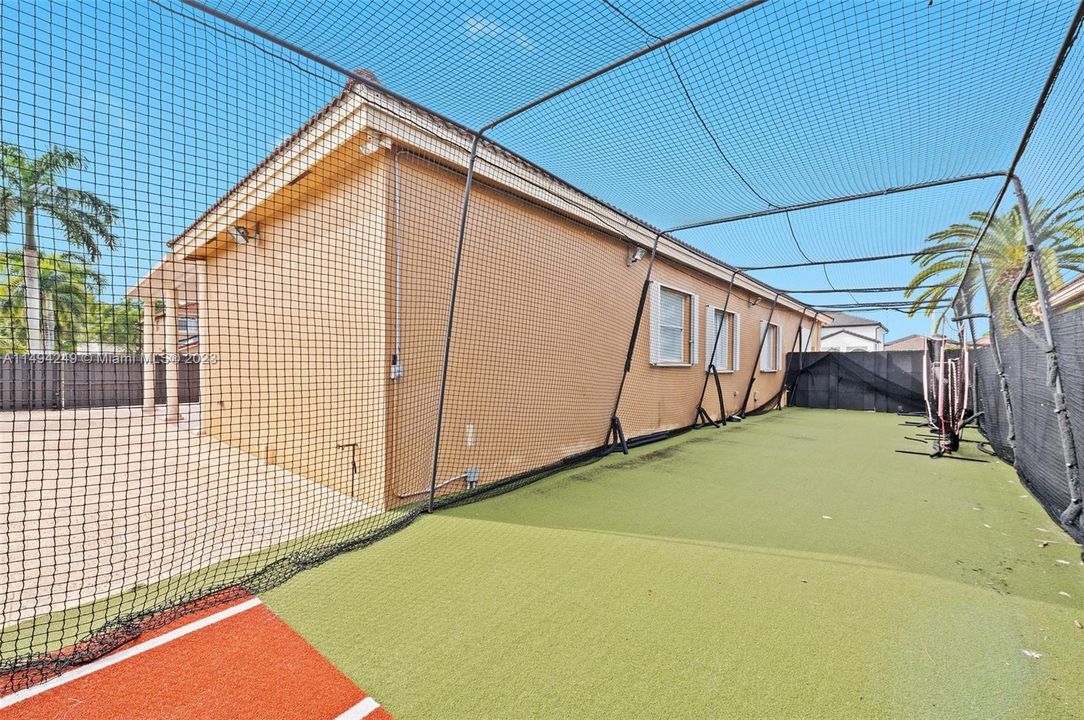 最近售出: $750,000 (4 贝兹, 2 浴室, 1871 平方英尺)