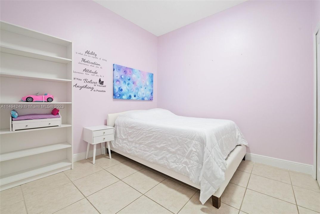 最近售出: $750,000 (4 贝兹, 2 浴室, 1871 平方英尺)