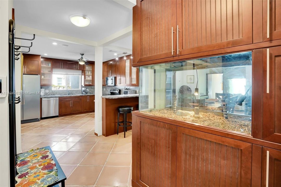 Recently Sold: $2,350,000 (5 beds, 3 baths, 2922 Square Feet)