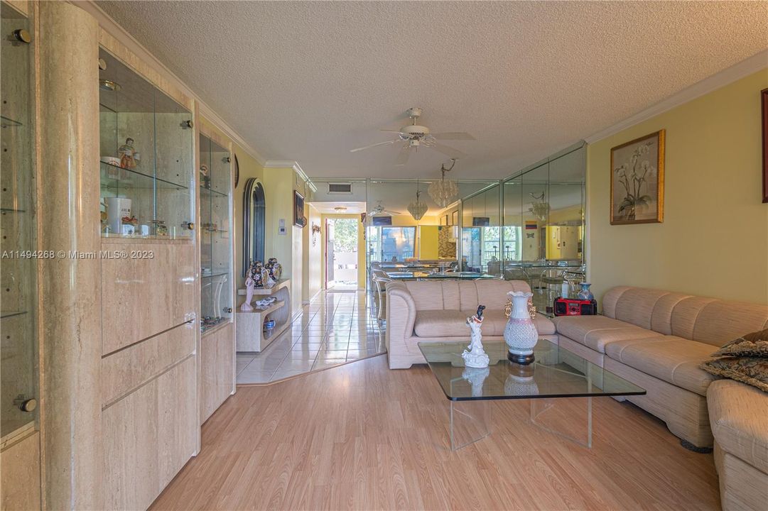 Recently Sold: $139,500 (2 beds, 2 baths, 930 Square Feet)