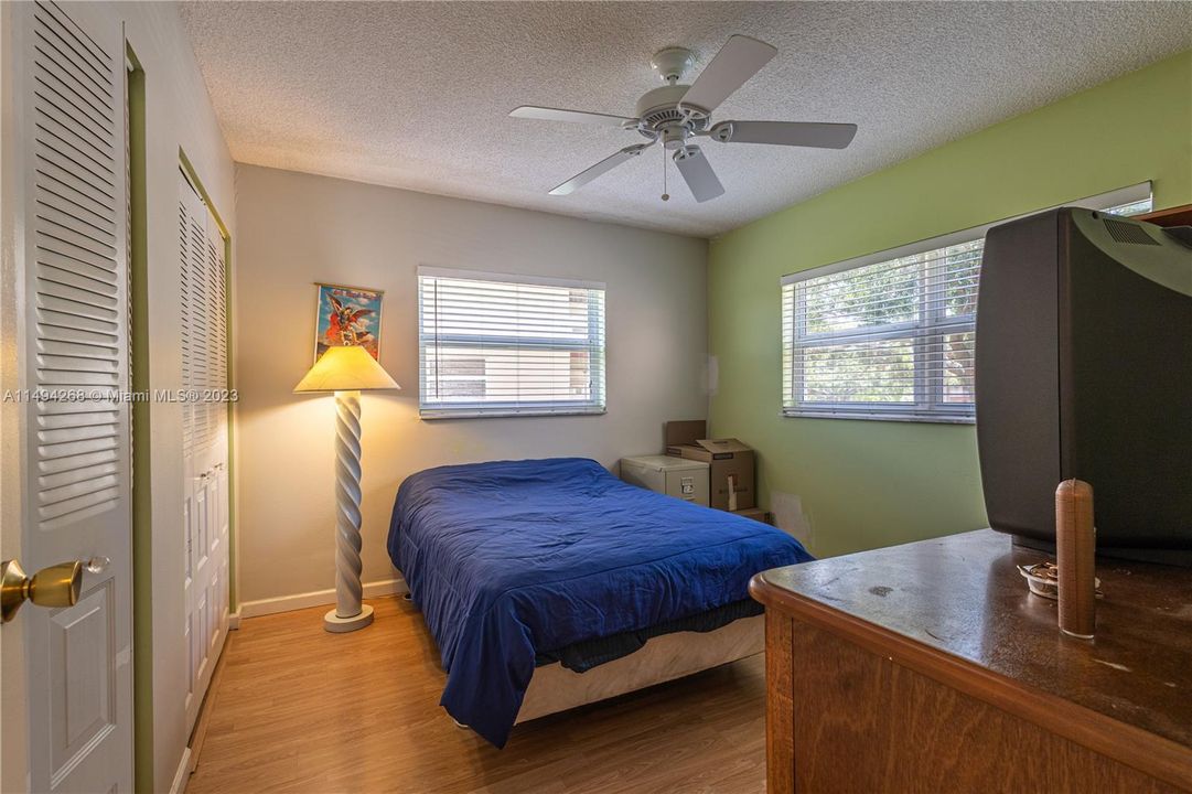 Recently Sold: $139,500 (2 beds, 2 baths, 930 Square Feet)