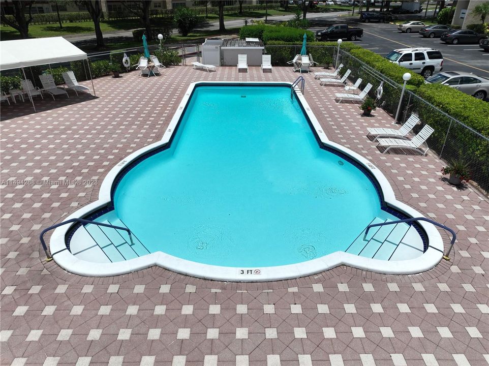 Recently Sold: $139,500 (2 beds, 2 baths, 930 Square Feet)