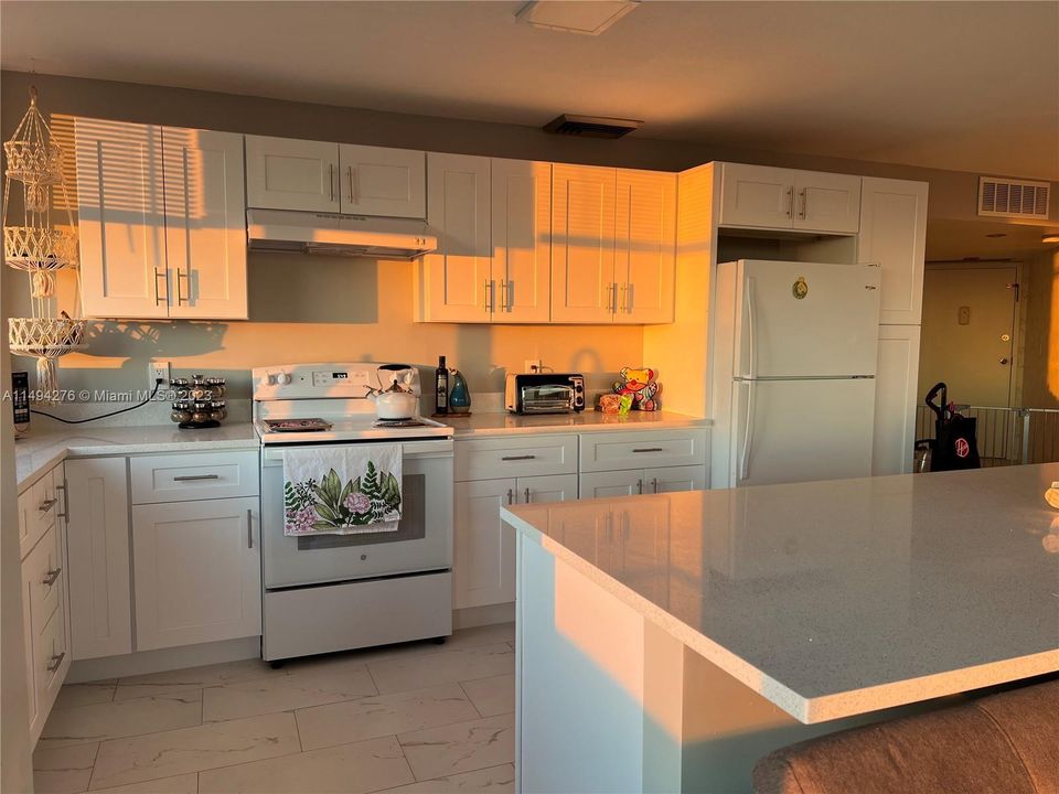 Recently Rented: $1,950 (2 beds, 2 baths, 1194 Square Feet)