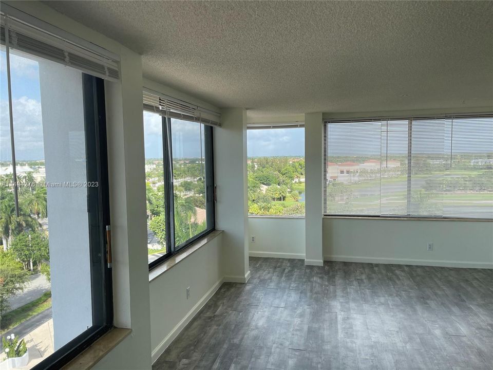 Recently Rented: $1,950 (2 beds, 2 baths, 1194 Square Feet)