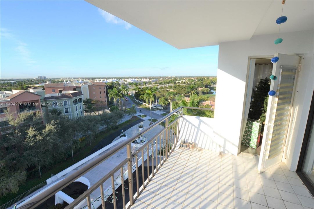 Recently Rented: $1,950 (2 beds, 2 baths, 1194 Square Feet)