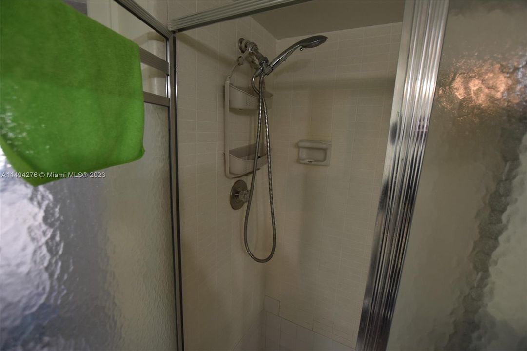 Recently Rented: $1,950 (2 beds, 2 baths, 1194 Square Feet)