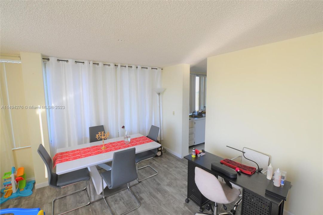 Recently Rented: $1,950 (2 beds, 2 baths, 1194 Square Feet)