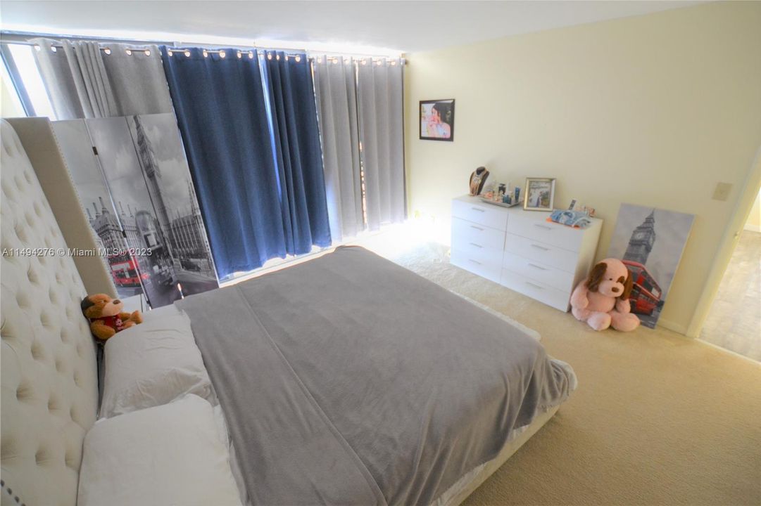 Recently Rented: $1,950 (2 beds, 2 baths, 1194 Square Feet)