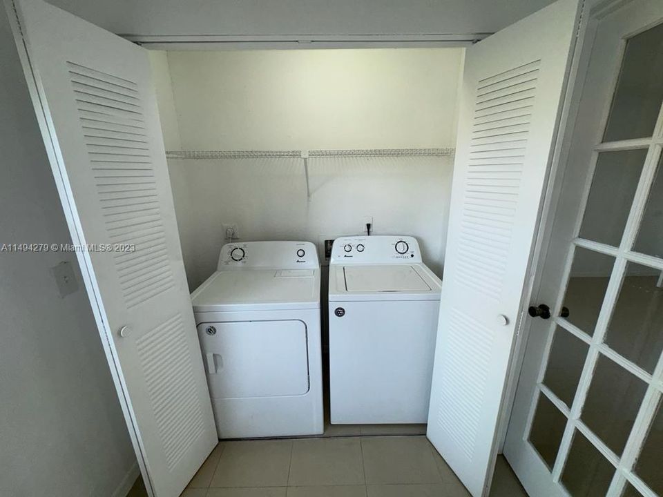 Recently Rented: $1,700 (1 beds, 1 baths, 712 Square Feet)