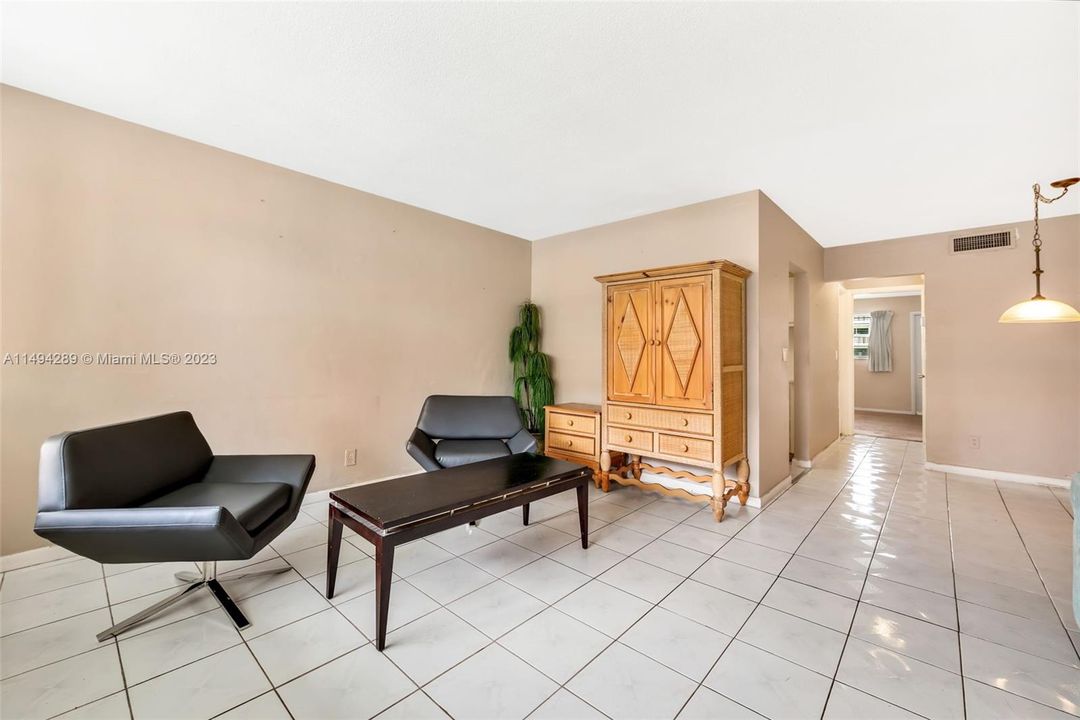 Recently Sold: $179,900 (1 beds, 1 baths, 650 Square Feet)