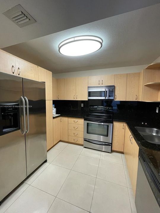 Недавно арендовано: $2,200 (1 спален, 1 ванн, 766 Квадратных фут)