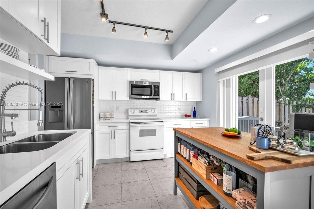 最近售出: $590,000 (3 贝兹, 3 浴室, 1790 平方英尺)