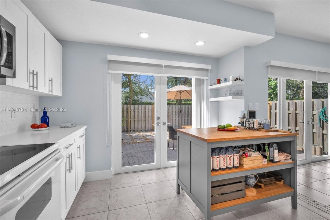 最近售出: $590,000 (3 贝兹, 3 浴室, 1790 平方英尺)