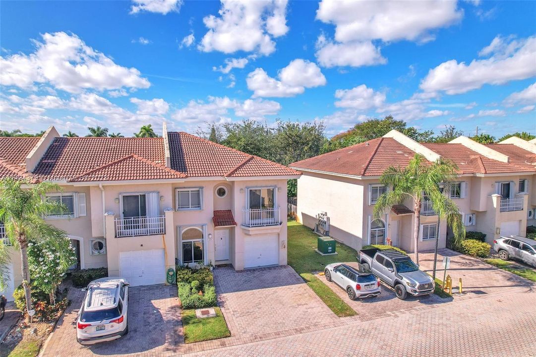 最近售出: $590,000 (3 贝兹, 3 浴室, 1790 平方英尺)