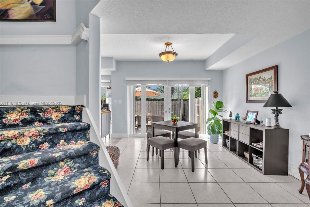 最近售出: $590,000 (3 贝兹, 3 浴室, 1790 平方英尺)