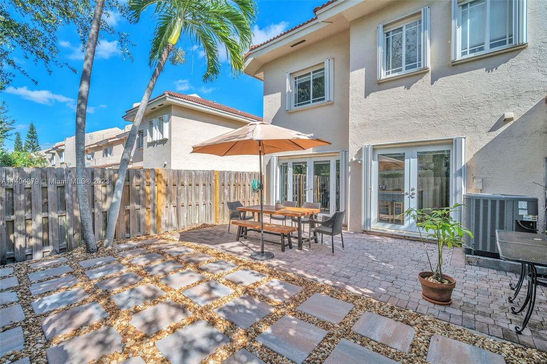 最近售出: $590,000 (3 贝兹, 3 浴室, 1790 平方英尺)