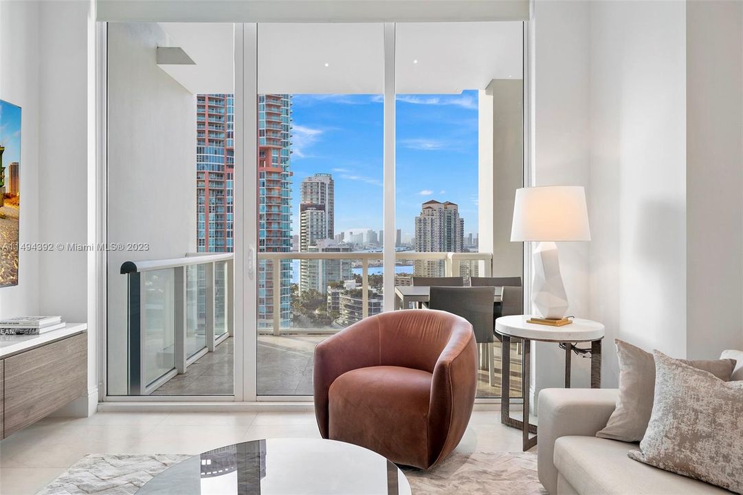 Recently Sold: $5,875,000 (2 beds, 2 baths, 1698 Square Feet)