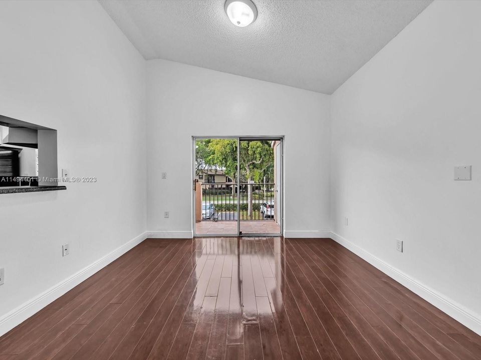 Recently Rented: $2,100 (2 beds, 2 baths, 854 Square Feet)