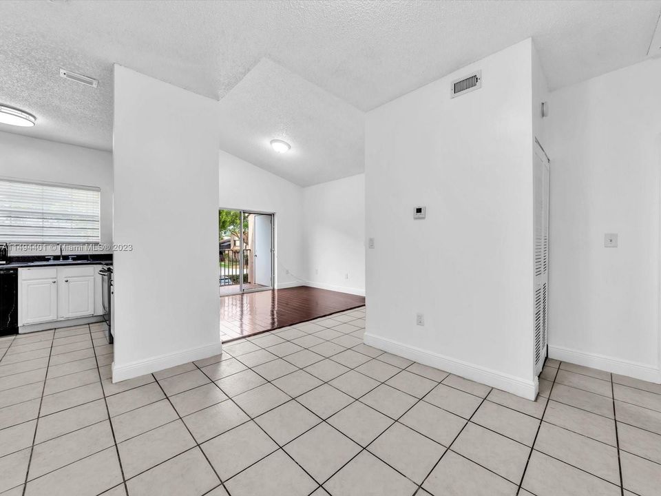 Recently Rented: $2,100 (2 beds, 2 baths, 854 Square Feet)