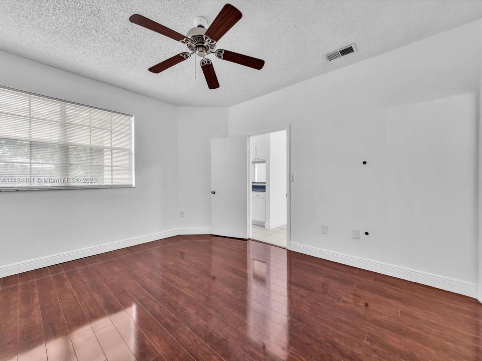 Recently Rented: $2,100 (2 beds, 2 baths, 854 Square Feet)