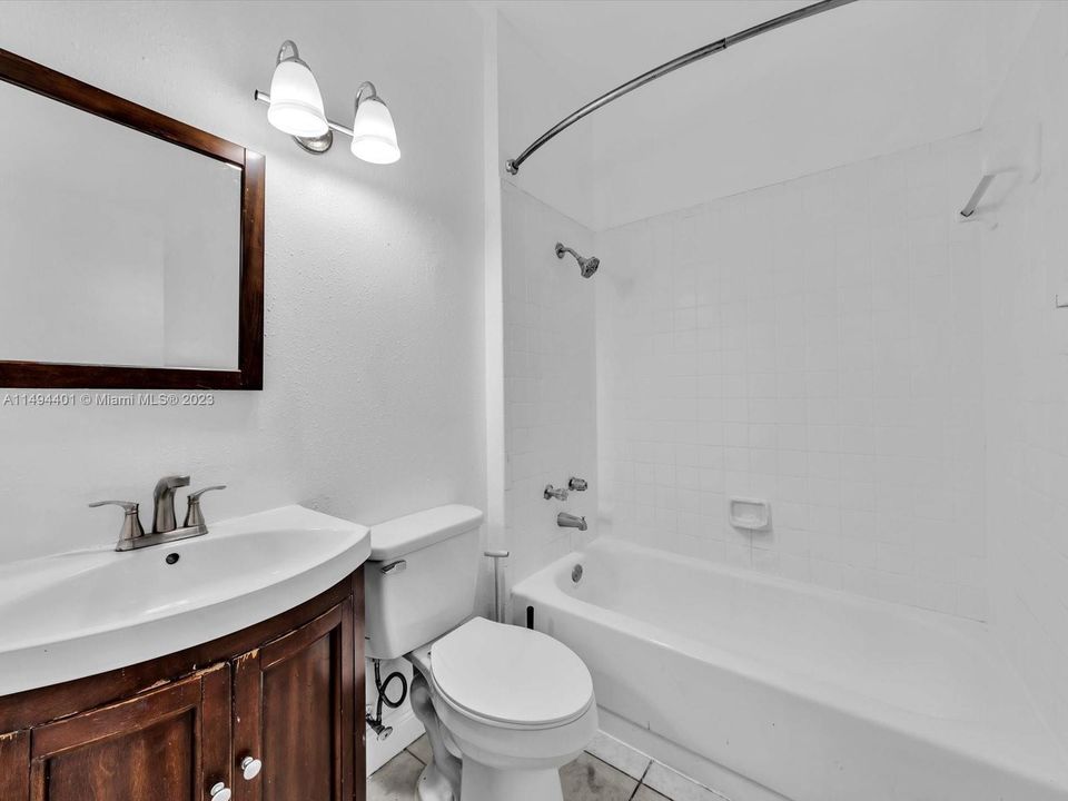 Recently Rented: $2,100 (2 beds, 2 baths, 854 Square Feet)