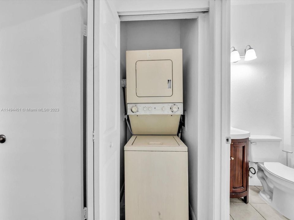 Recently Rented: $2,100 (2 beds, 2 baths, 854 Square Feet)