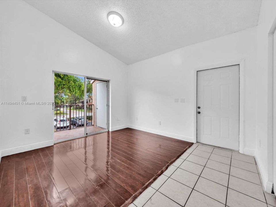 Recently Rented: $2,100 (2 beds, 2 baths, 854 Square Feet)