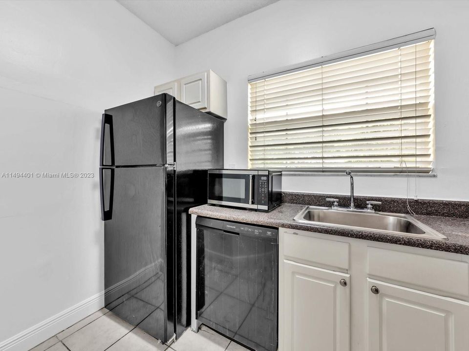 Recently Rented: $2,100 (2 beds, 2 baths, 854 Square Feet)