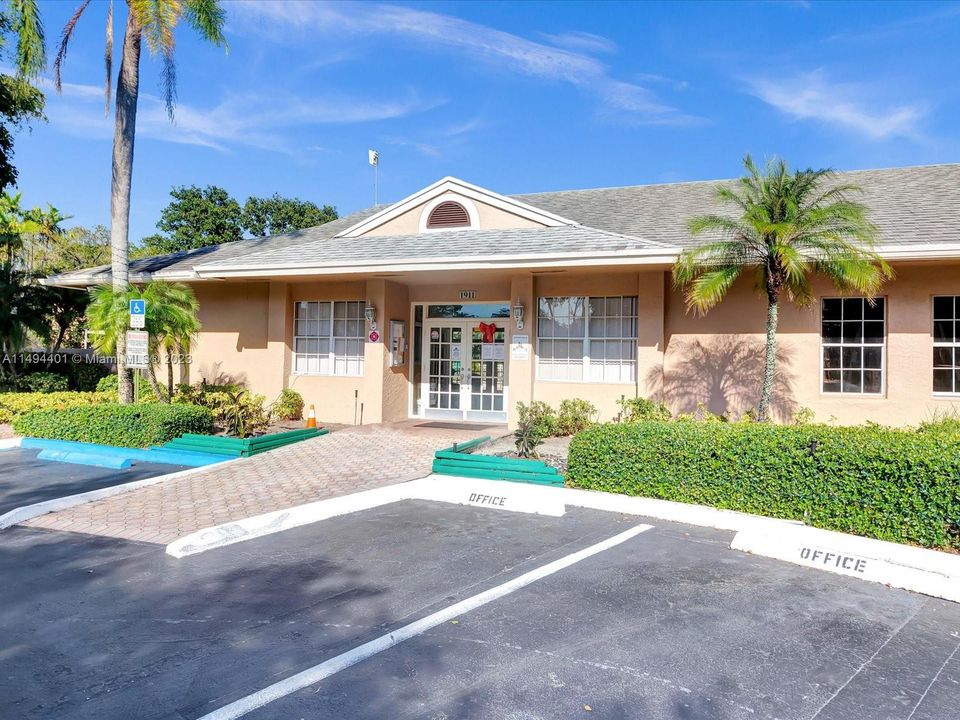 Recently Rented: $2,100 (2 beds, 2 baths, 854 Square Feet)