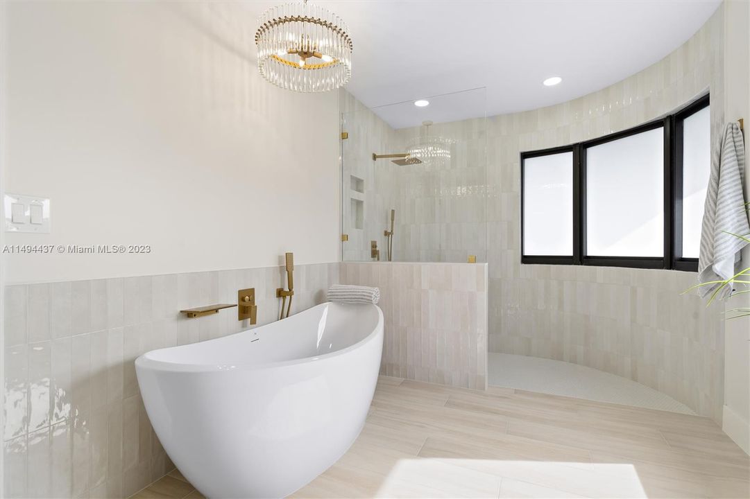 最近售出: $1,850,000 (3 贝兹, 2 浴室, 2344 平方英尺)