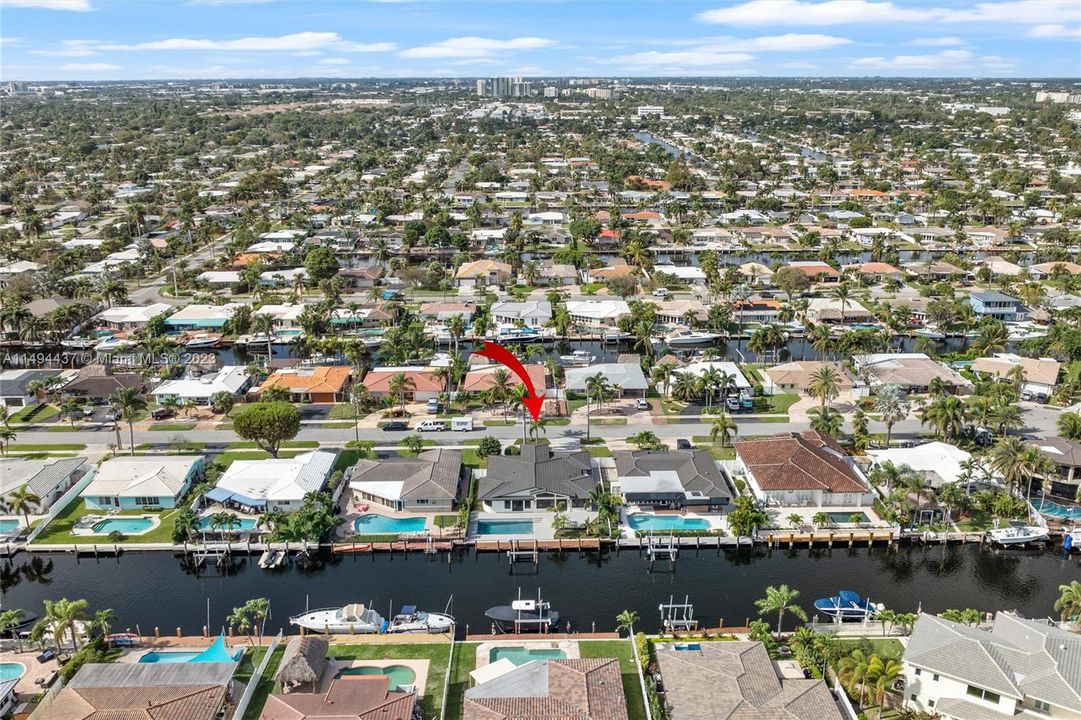 最近售出: $1,850,000 (3 贝兹, 2 浴室, 2344 平方英尺)