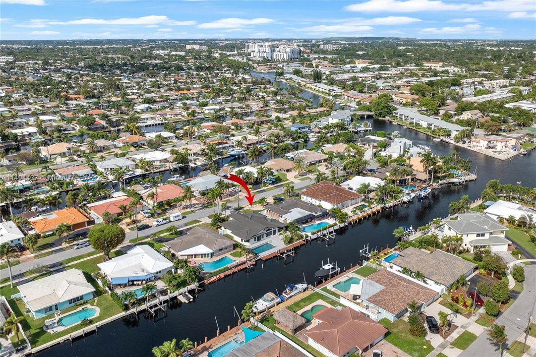 最近售出: $1,850,000 (3 贝兹, 2 浴室, 2344 平方英尺)