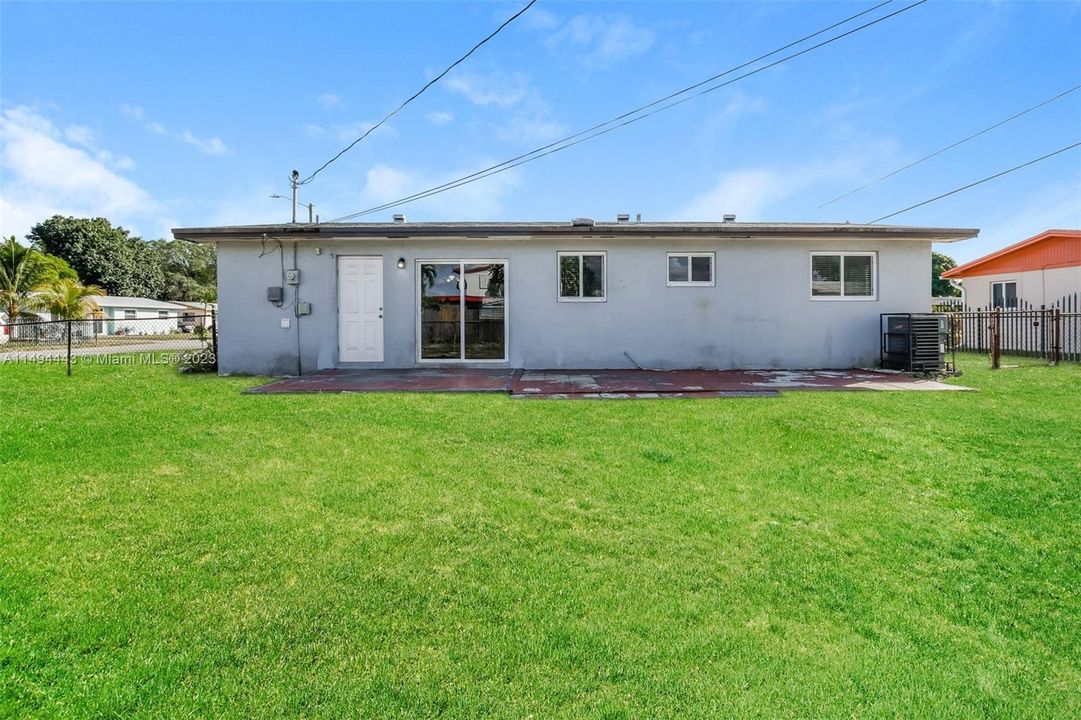 Recently Rented: $2,710 (3 beds, 2 baths, 1128 Square Feet)