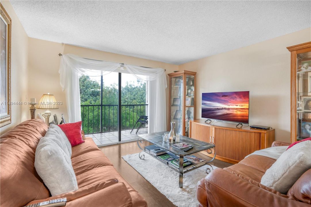 Recently Sold: $170,000 (2 beds, 2 baths, 1100 Square Feet)