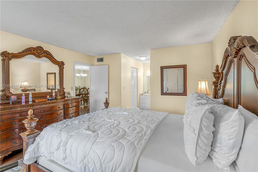 Recently Sold: $170,000 (2 beds, 2 baths, 1100 Square Feet)