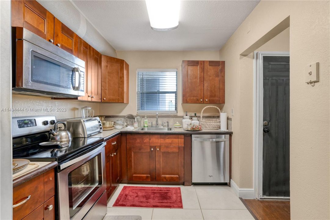 Recently Sold: $170,000 (2 beds, 2 baths, 1100 Square Feet)