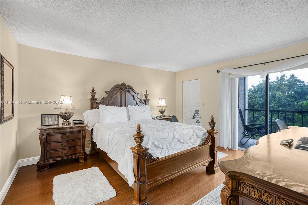 Recently Sold: $170,000 (2 beds, 2 baths, 1100 Square Feet)