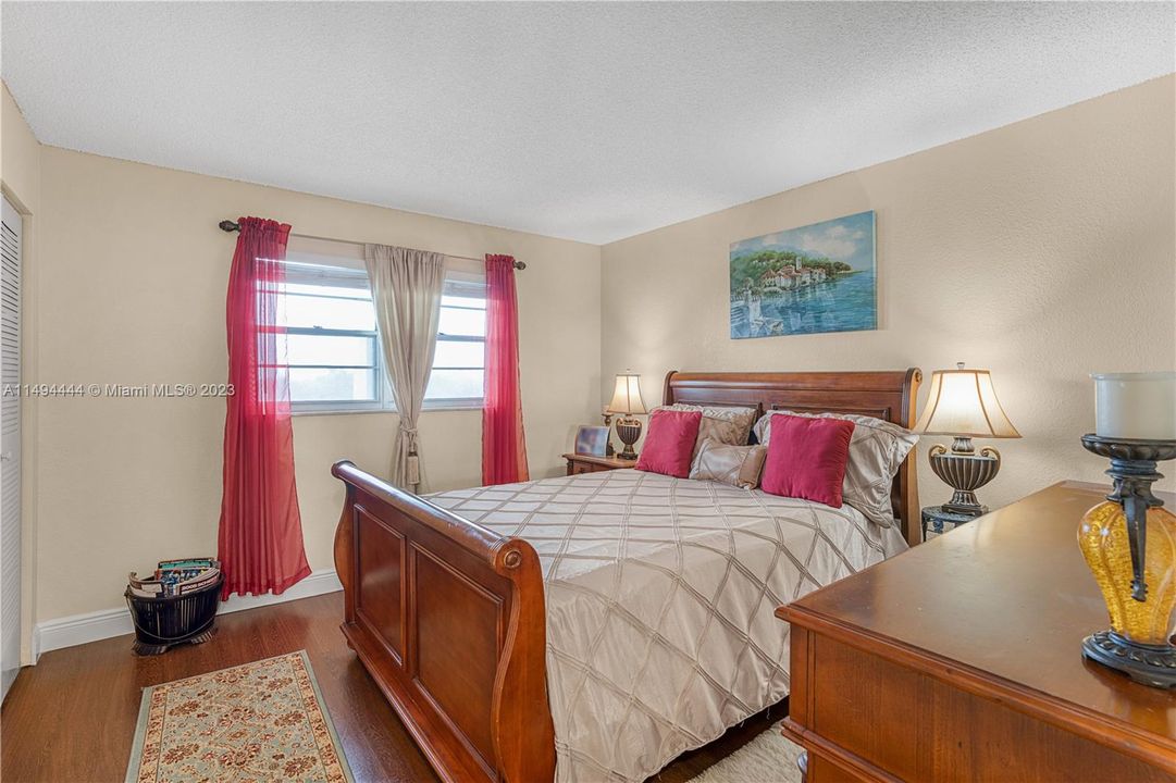 Recently Sold: $170,000 (2 beds, 2 baths, 1100 Square Feet)