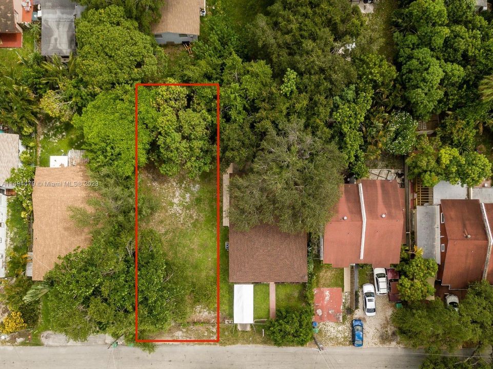 Недавно продано: $312,500 (0.14 acres)