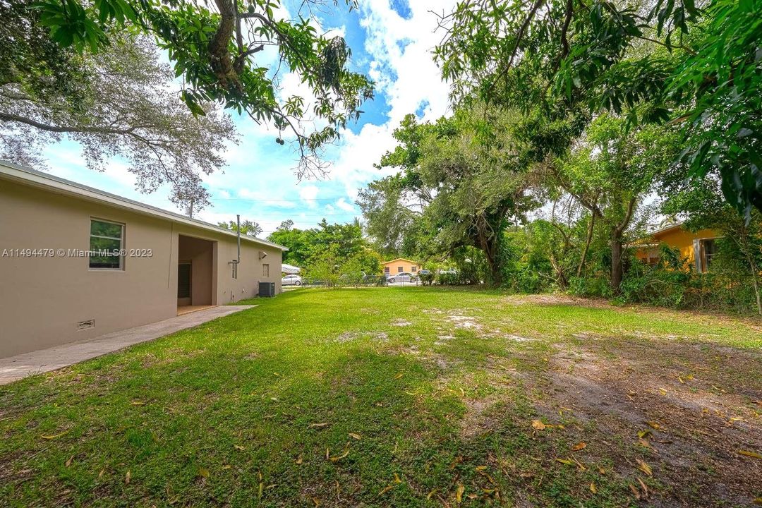 Недавно продано: $312,500 (0.14 acres)