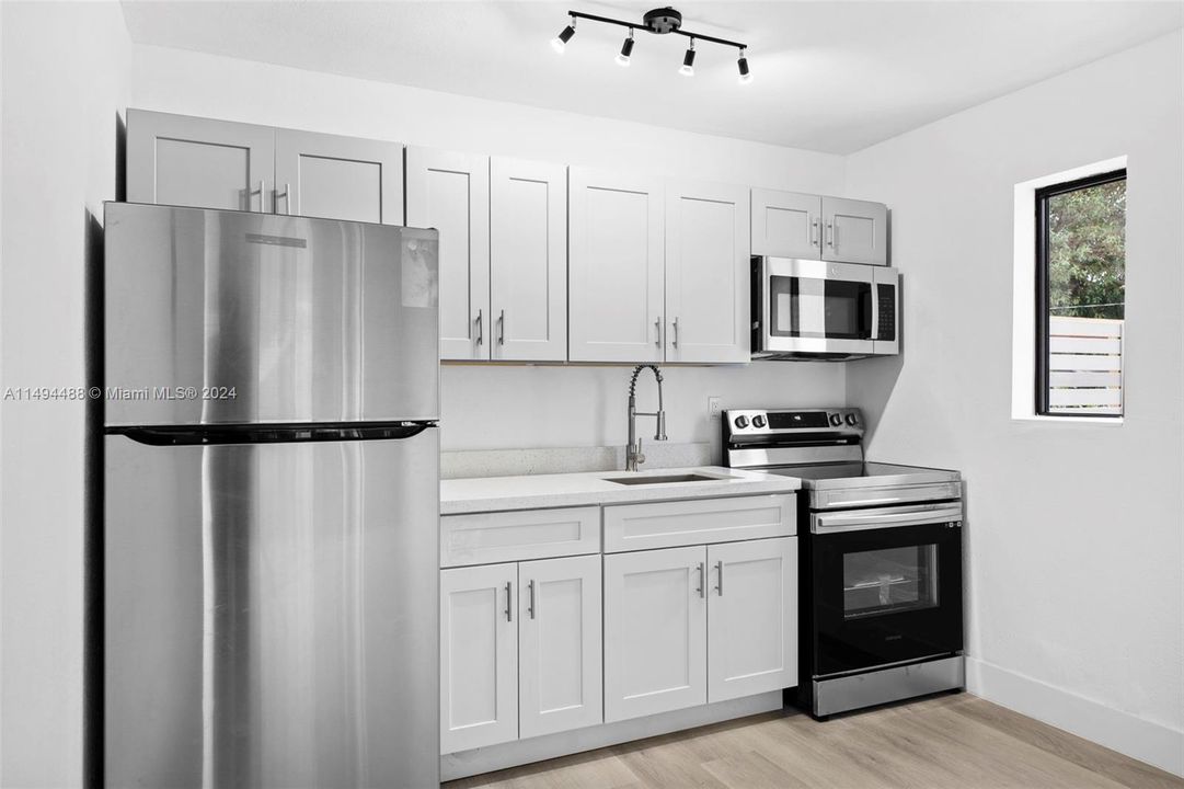 Recently Rented: $2,750 (2 beds, 1 baths, 5239 Square Feet)